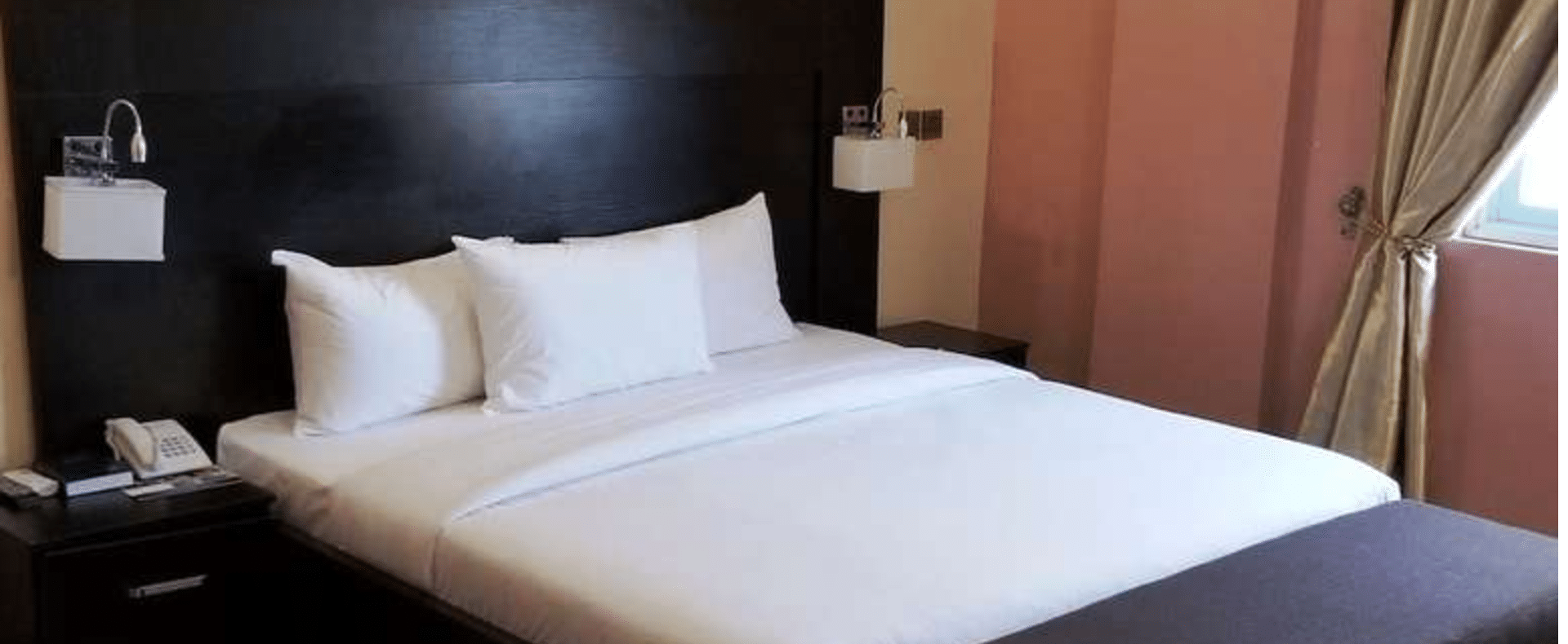Hotel Deluxe Room In Sagamu Nigeria