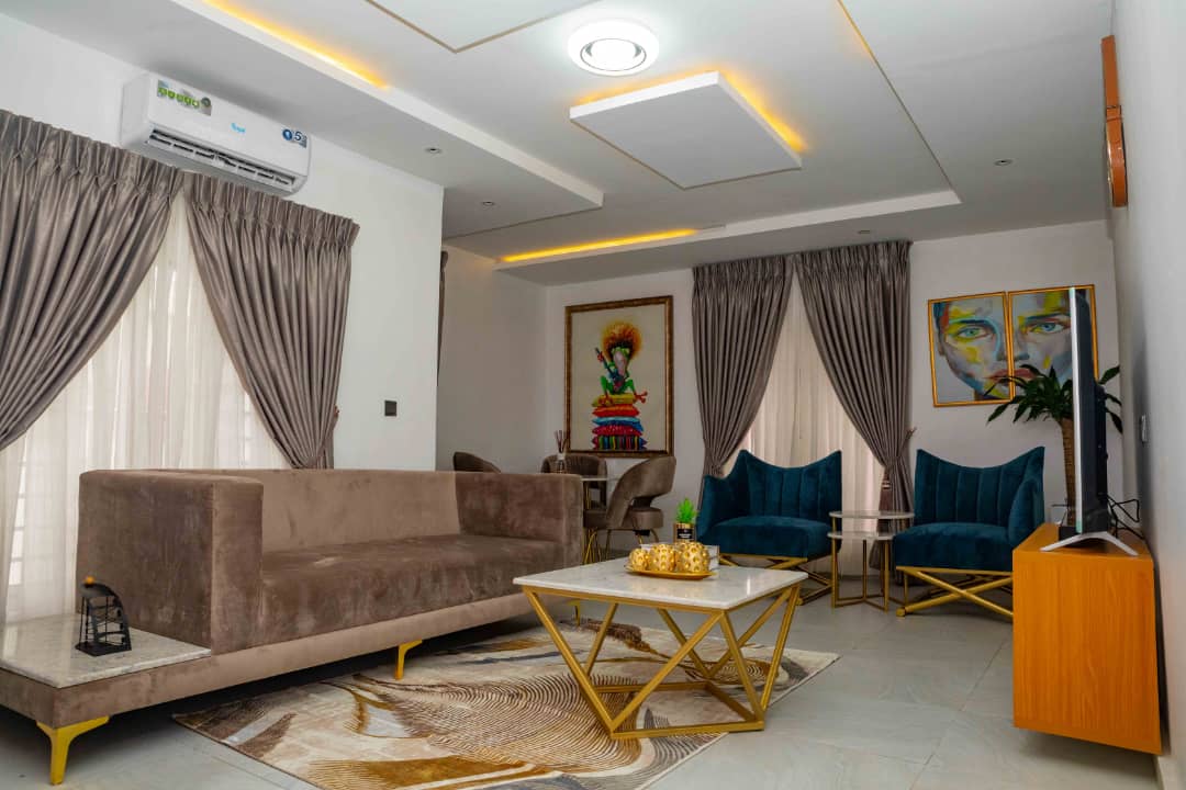 Luxury 3 Bedroom Apartment For Short Let