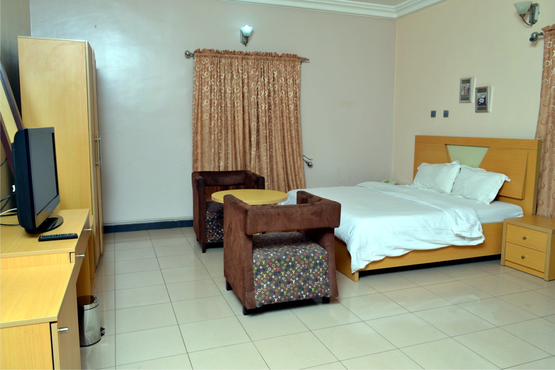 Comfortable Spacious Room Frankville Hotel Karu Abuja