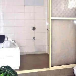 Hotel Benizia Presidential Bathroom1 300x300 1