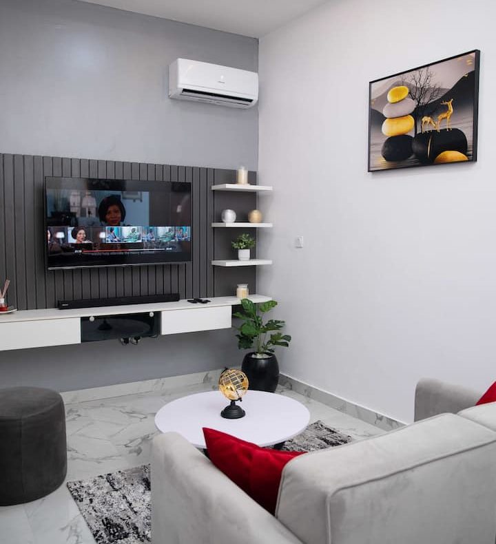 1 Bedroom Apartment Superfast Wifi 247 Security In Lekki Phase 1 Lagos Nigeria