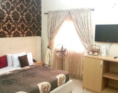 King Standard Room In Ajoy Hotels In Gwarinpa, Abuja