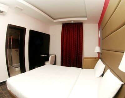 Deluxe Room In Axor Hotels And Suites In Lekki, Lagos