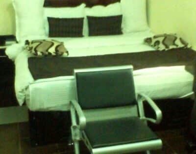 Deluxe Room In De Oasis By Glinses Suites In Agbara, Lagos