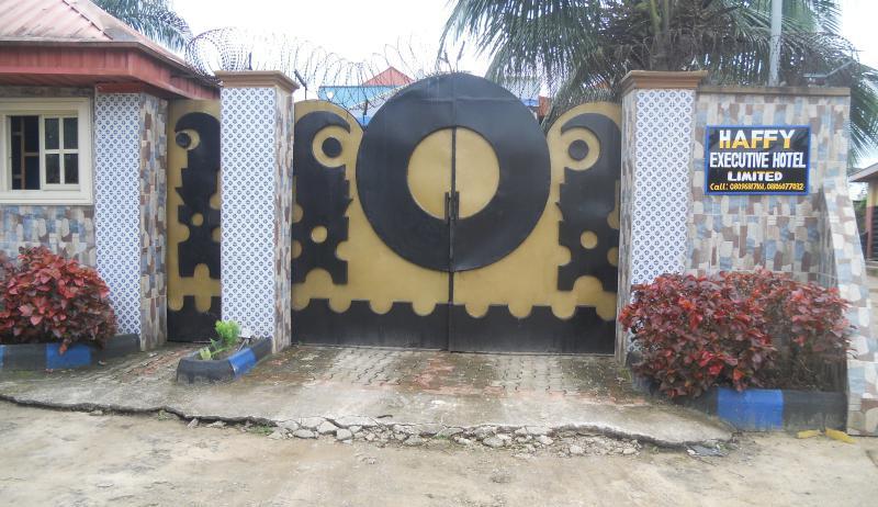 Room One In Haffy Executive Hotel In Uyo, Akwa Ibom | Plistbooking.com ...