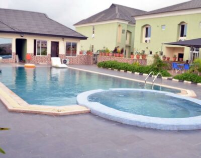 Standardroom In Hollandas Hotel And Resort In Ijebu Ode, Ogun