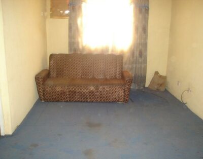 Single Room In Hotel De Tarbargin In Ota, Ogun