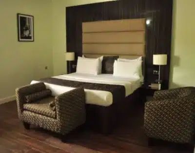 Two Bedroom Suite In De Brit In Benin, Edo