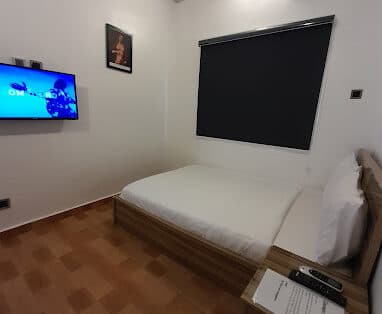 Deluxe Room(rembrandt, Claude Monet, Gustav Klimt, Edvard Munch) In Paint House Hotel In Gwarinpa, Abuja