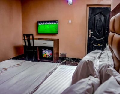 Deluxeroom In Place2be Hotel, Iyana-Ipaja, Lagos