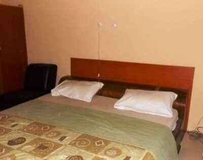 Single Room In Kristabel Hotel Plaza In Gbagada, Lagos