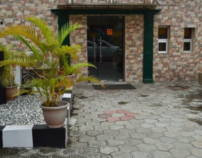 F Suite Room In Oga 813 Hotel In Lagos