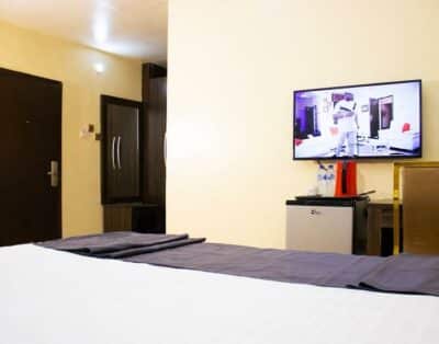 Exquisite Room In Parris Royal Hotel In Gwarinpa, Abuja