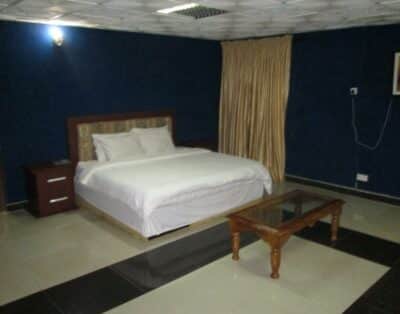 Luxury Deluxe Room In Peace Haven Hotel In Wuye, Abuja