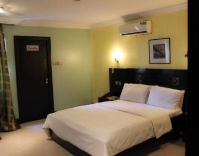 Standard Room In Heshy Suites In Victoria Island, Lagos
