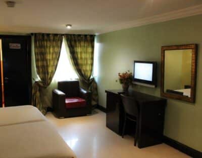 Junior Suite Room In The Hedge Suites In Victoria Island, Lagos
