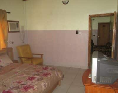 Single Room In Yayi Hotels Limited In Minna, Niger