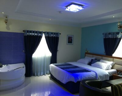 Standard Deluxe Room In Zurich Lodge In Okota, Lagos