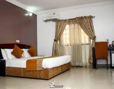 Standard Room in Suru Express Plus GRA Ikeja