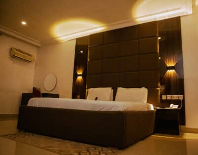 Rose Doubles Room In Jerry Marriot Hotel In Gra Nsukka, Enugu
