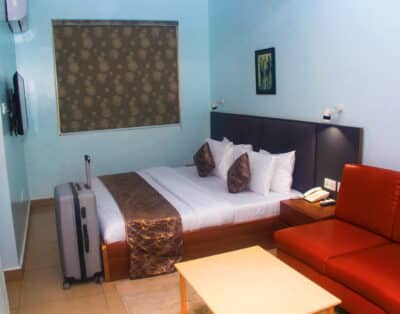 DELUXE SUITES CARITAS INN YABA