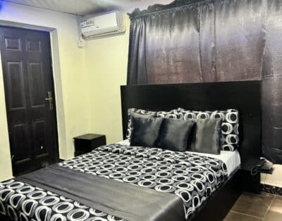 Deluxe Classic Room In Ikeja Central Hotel In Ikeja, Lagos