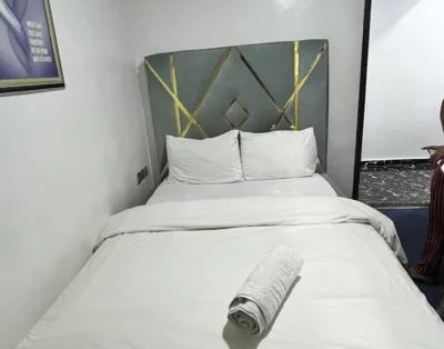 Beautiful Studio room at Dee Rocket Hotel, Ibadan.