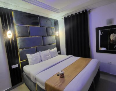 Luxury Standard Room at Villa Palazzo Hotel and Apartment, Opebi, Ikeja